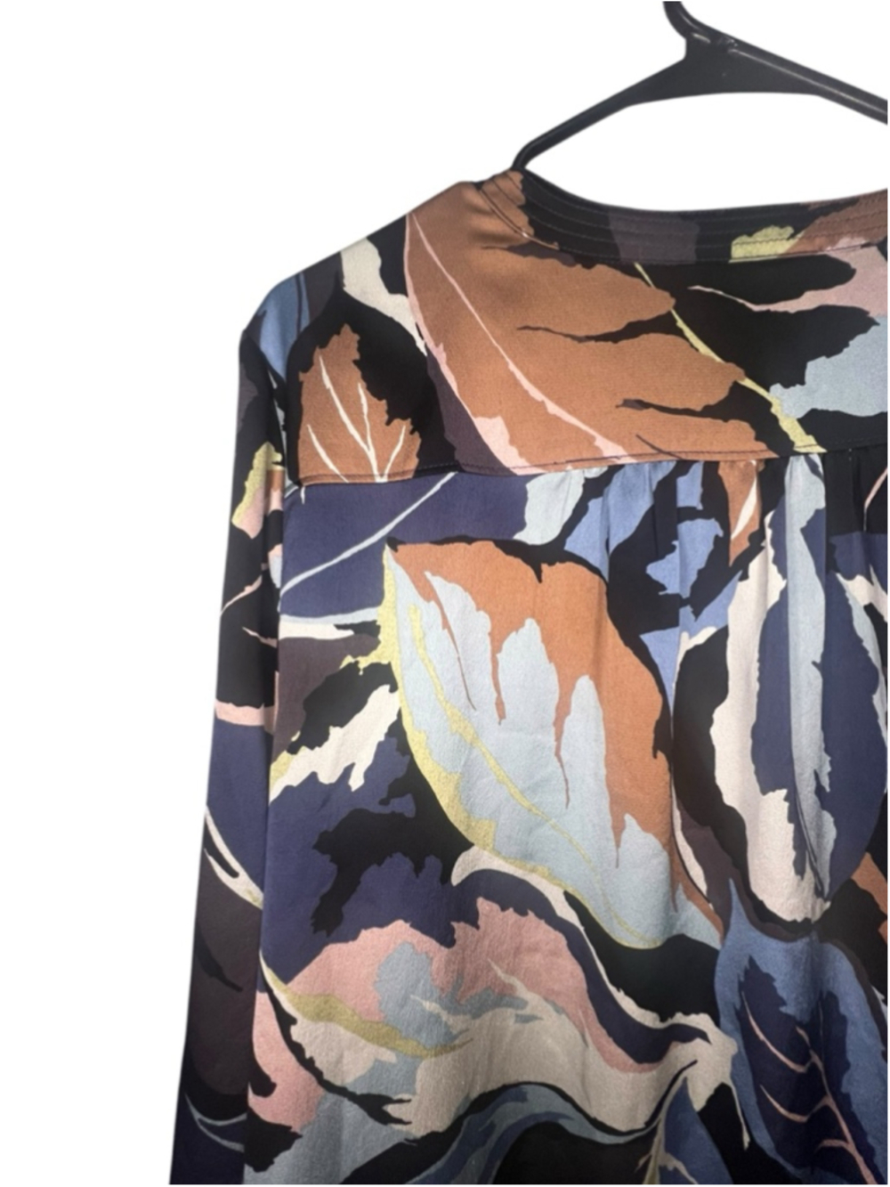 NIC+ZOE Multicolor Abstract Leaf Print Tie Neck Long Sleeve Loose Fit Blouse - Picture 3 of 7